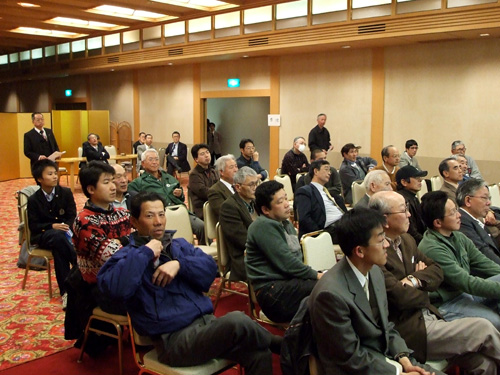 「大盤解説会の観客」※日本将棋連盟から写真掲載の許可を受けています
